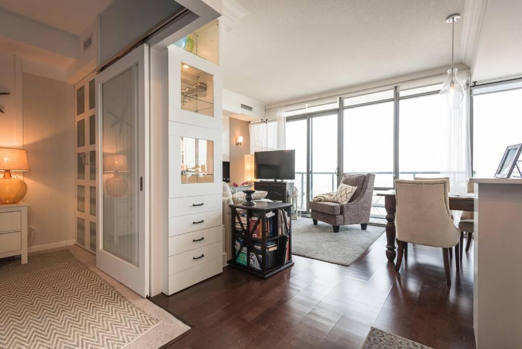 Stunning Condo With Fantastic View Of The City! Toronto Eksteriør billede