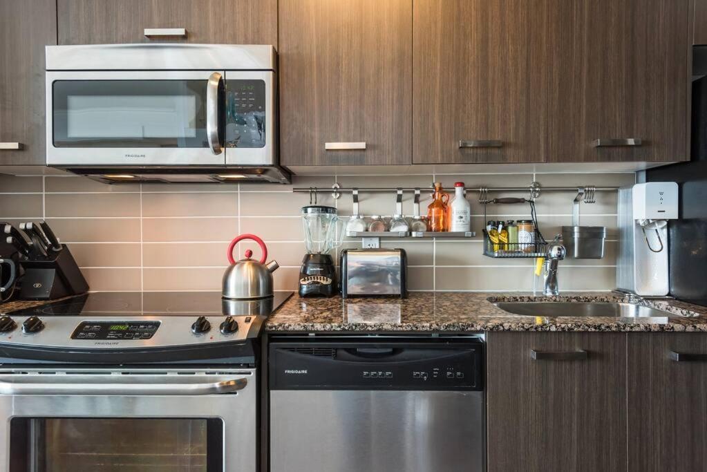 Stunning Condo With Fantastic View Of The City! Toronto Eksteriør billede