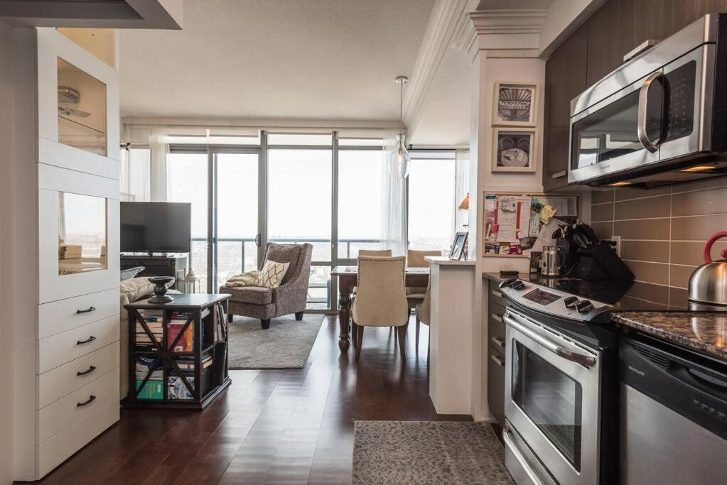Stunning Condo With Fantastic View Of The City! Toronto Eksteriør billede